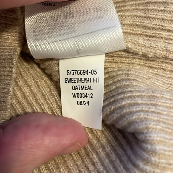 NWT Old Navy Sweetheart Fit Oatmeal Sweater Large - Picture 7 of 7